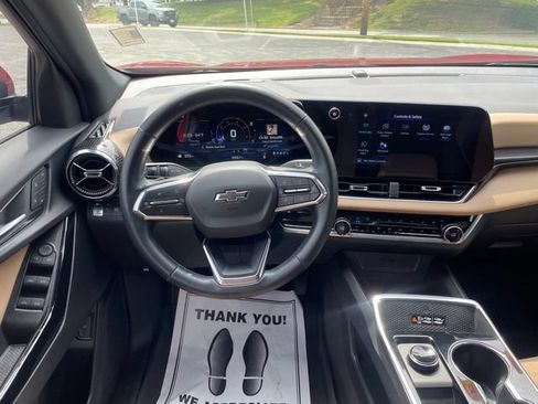 Used 2025 Chevrolet Equinox ACTIV w/ Safety and Technology Package FWD image 16