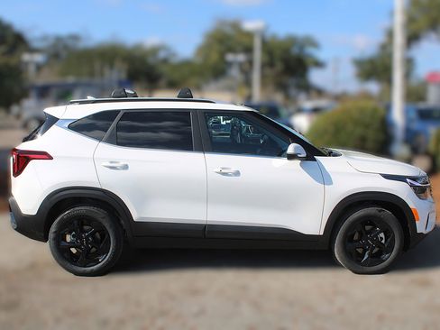 New 2026 Kia Seltos EX w/ EX Sunroof Package image 5