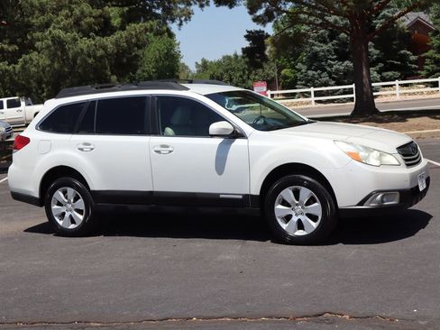 Used 2012 Subaru Outback 2.5i Premium w/ All-Weather Pkg AWD/4WD image 2