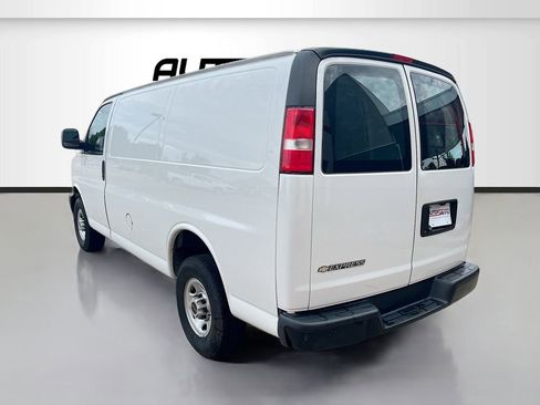 Used 2024 GMC Savana 2500 Work Van w/ Driver Convenience Package image 5