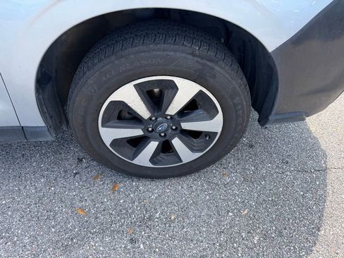 Used 2018 Subaru Forester 2.5i w/ Alloy Wheel Package image 4