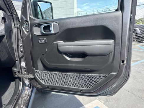 New 2026 Jeep Gladiator Rubicon w/ Steel Power Dome Hood Package AWD/4WD image 32