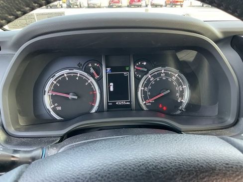 Used 2022 Toyota 4Runner TRD Off-Road Premium image 15