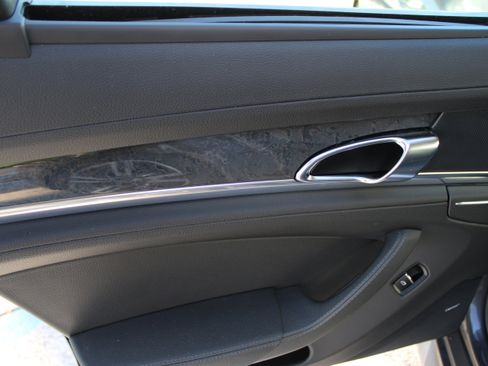 Used 2013 Porsche Panamera S image 32