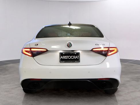 New 2025 Alfa Romeo Giulia AWD image 6