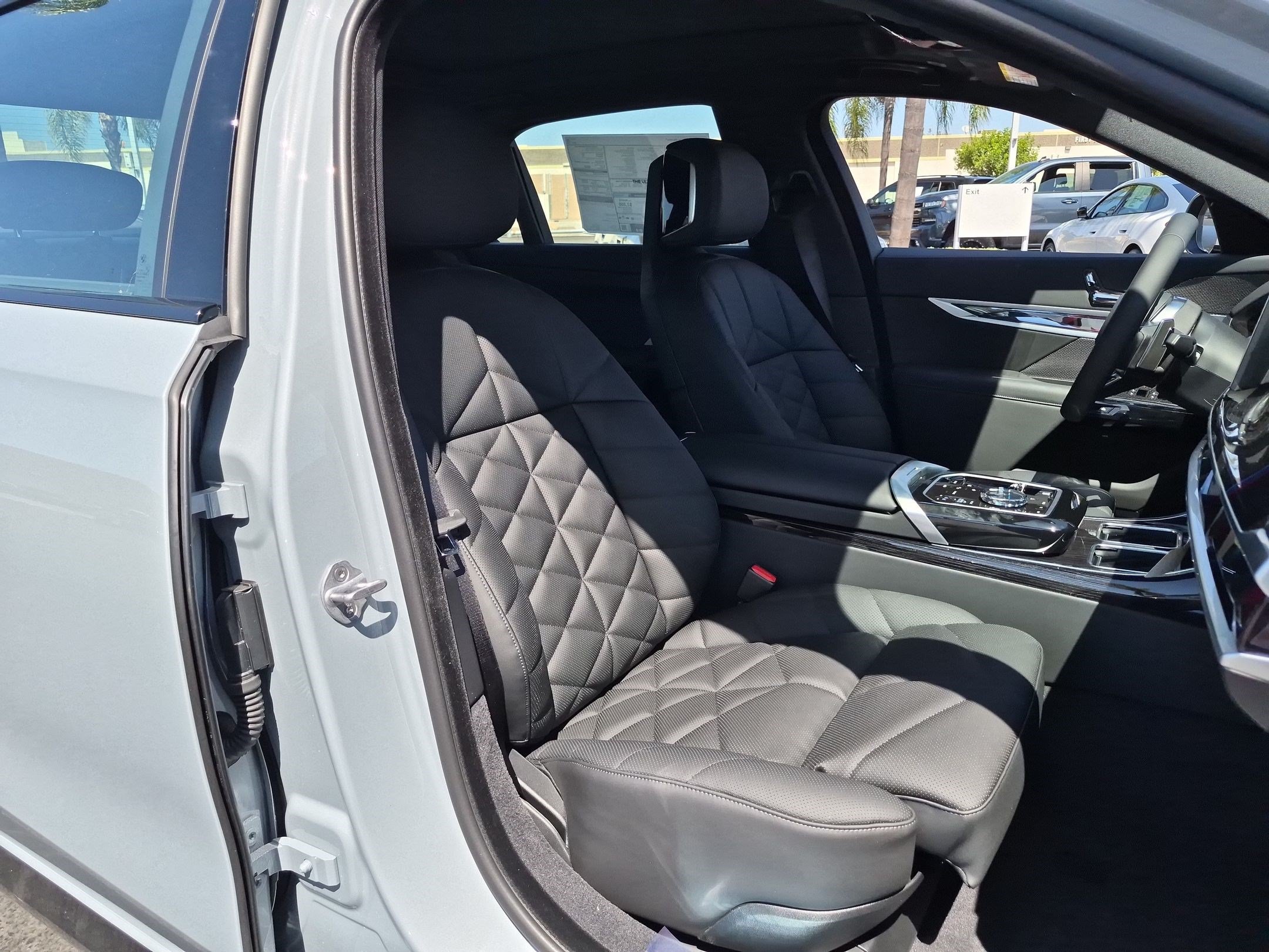 New 2026 BMW 740i w/ Premium Package RWD image 33