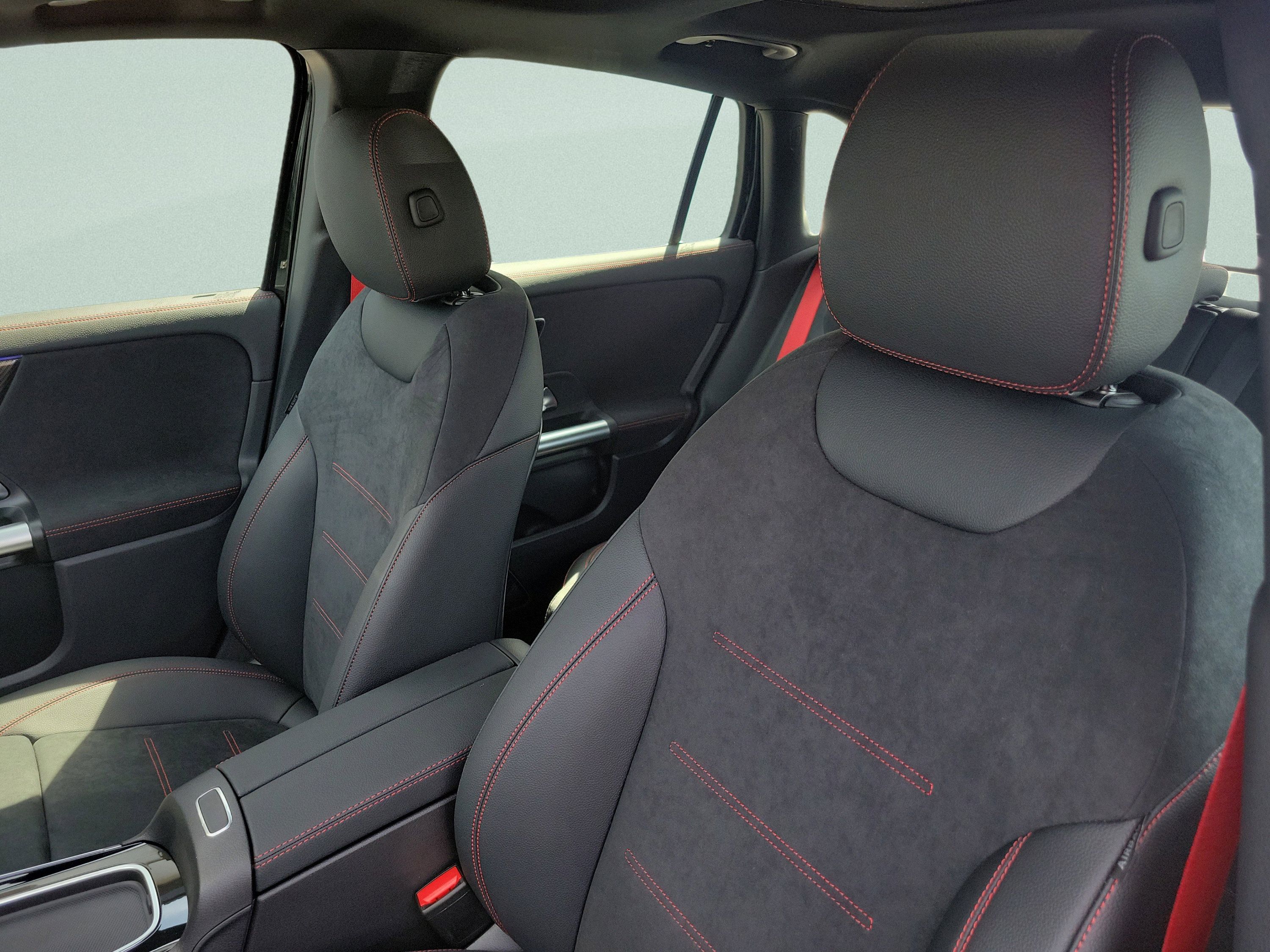 New 2026 Mercedes-Benz GLA 35 AMG 4MATIC image 18