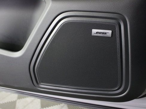 Certified 2026 Porsche Macan AWD/4WD image 17
