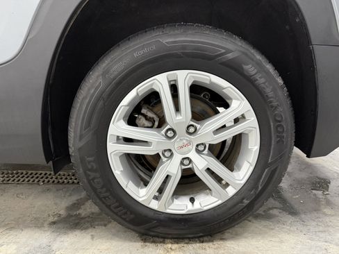 Used 2019 GMC Terrain SLE w/ Driver Convenience Package image 24