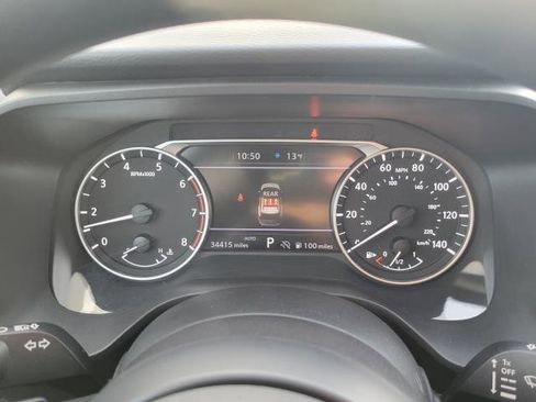 Used 2024 Nissan Rogue S image 11