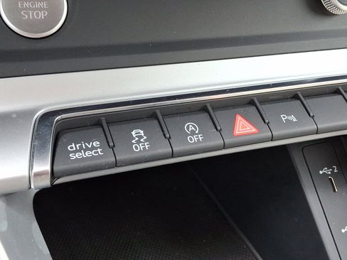 Used 2020 Audi Q3 2.0T Premium w/ Convenience Package image 28