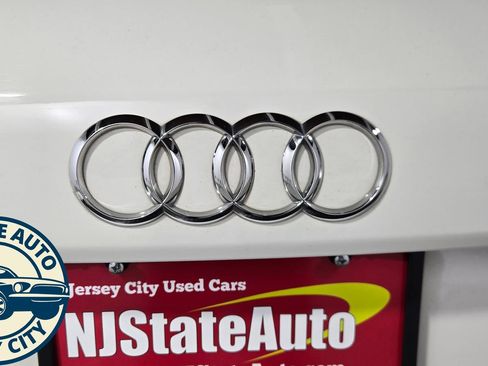Used 2018 Audi Q3 2.0T Premium Plus w/ S Line Competition Package AWD/4WD image 32