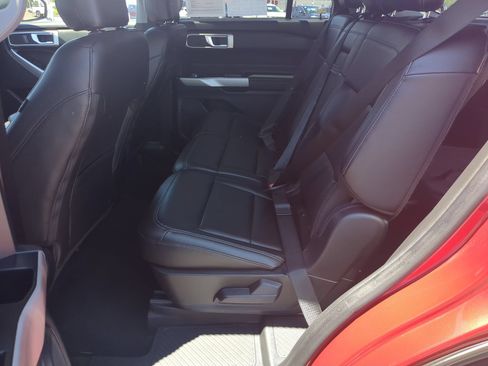 Used 2023 Ford Explorer XLT w/ Equipment Group 202A AWD/4WD image 24