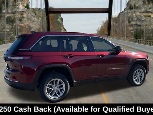 New 2025 Jeep Grand Cherokee Laredo X w/ Luxury Tech Group I RWD image 11