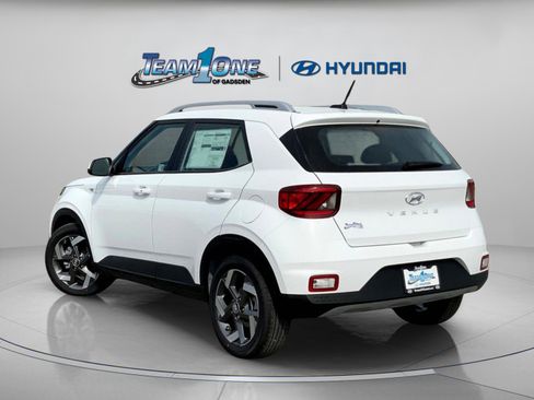 New 2025 Hyundai Venue SEL image 7