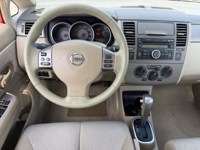 Used 2007 Nissan Versa Hatchback w/ Convenience Pkg FWD image 11