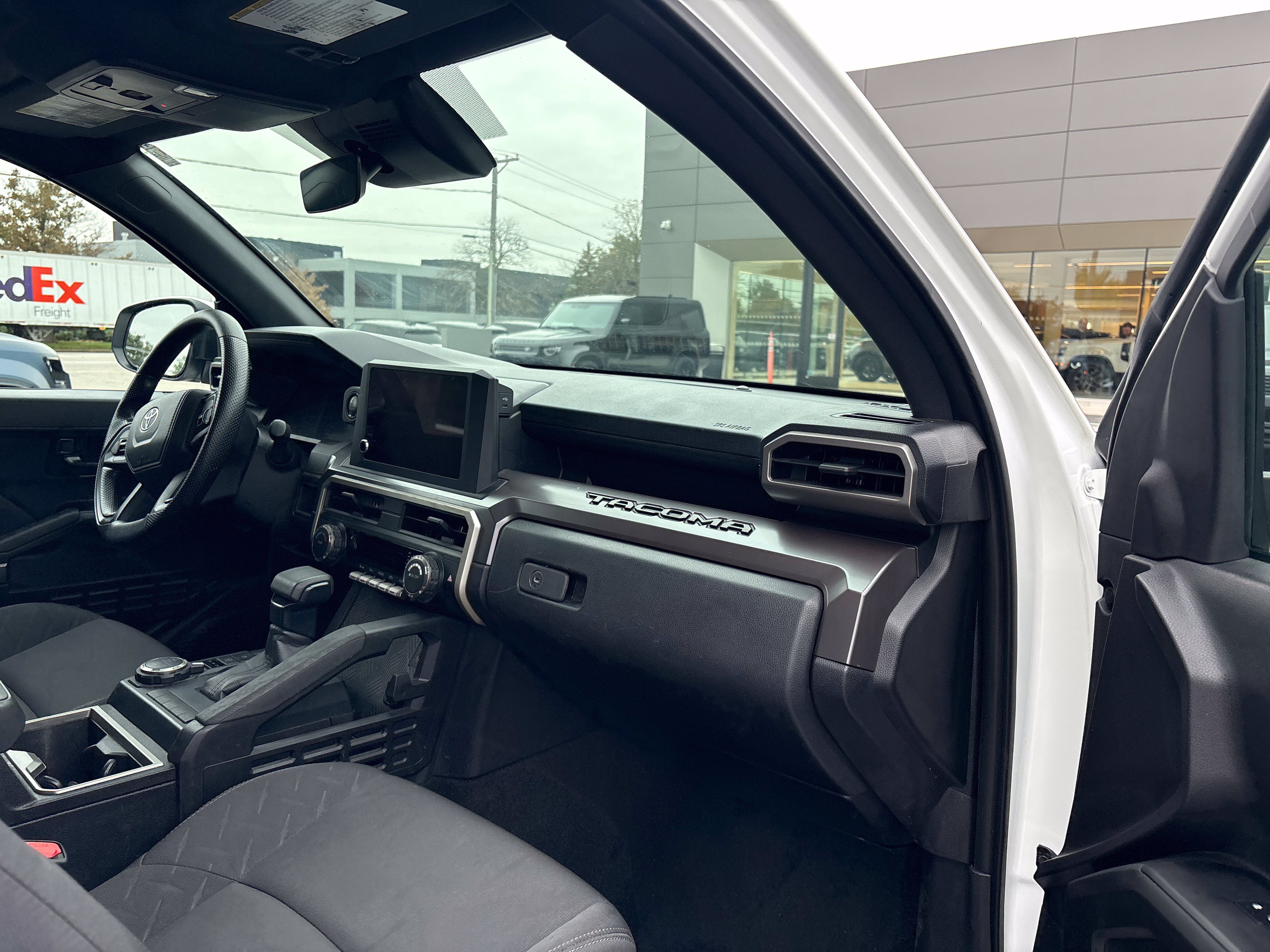 Used 2025 Toyota Tacoma SR5 AWD/4WD image 8