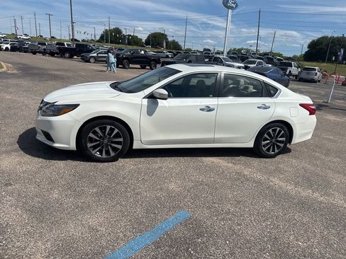 Used 2016 Nissan Altima 2.5 SL w/ 2.5 Technology w/LED Package image 7