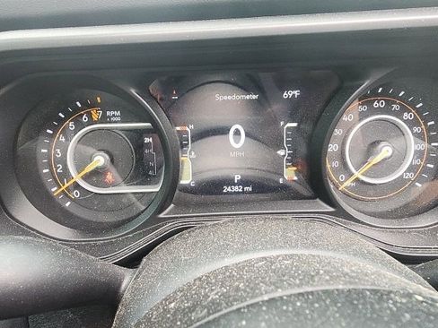 Used 2024 Jeep Gladiator Rubicon image 16