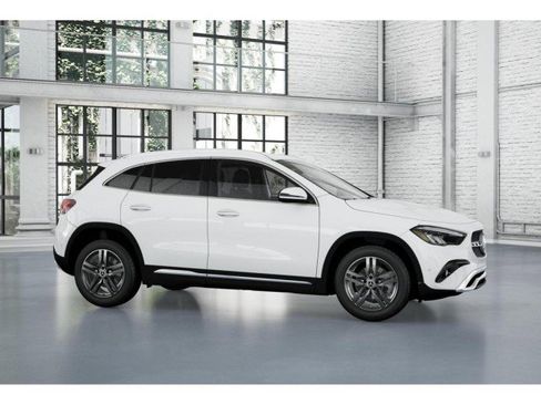 Certified 2025 Mercedes-Benz GLA 250 250 image 26