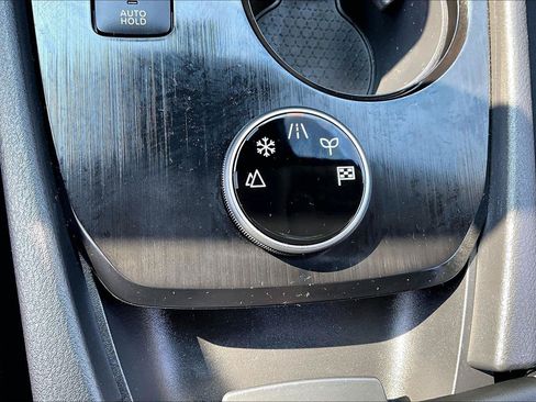 Used 2025 Nissan Rogue S AWD/4WD image 16