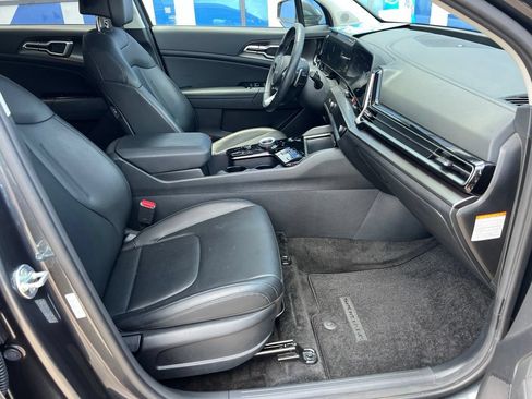 Used 2025 Kia Sportage EX AWD/4WD image 13