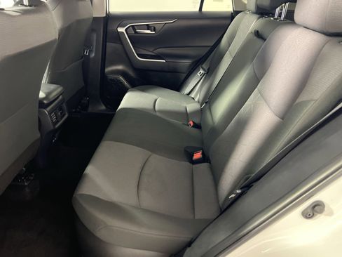 Used 2025 Toyota RAV4 XLE AWD/4WD image 26