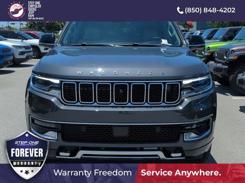 Used 2024 Jeep Wagoneer Series III w/ Premium Group I AWD/4WD image 9