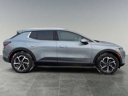 New 2026 Chevrolet Equinox EV LT image 6