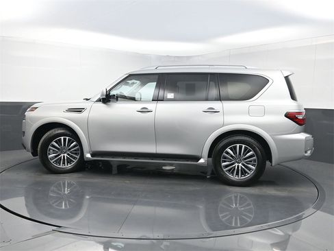 Used 2024 Nissan Armada SL w/ Captain's Chairs Package image 45