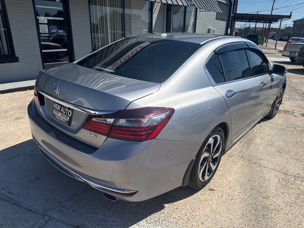 Used 2017 Honda Accord EX-L image 4