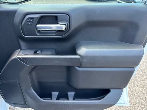 Used 2019 Chevrolet Silverado 1500 Custom w/ Custom Value Package AWD/4WD image 16