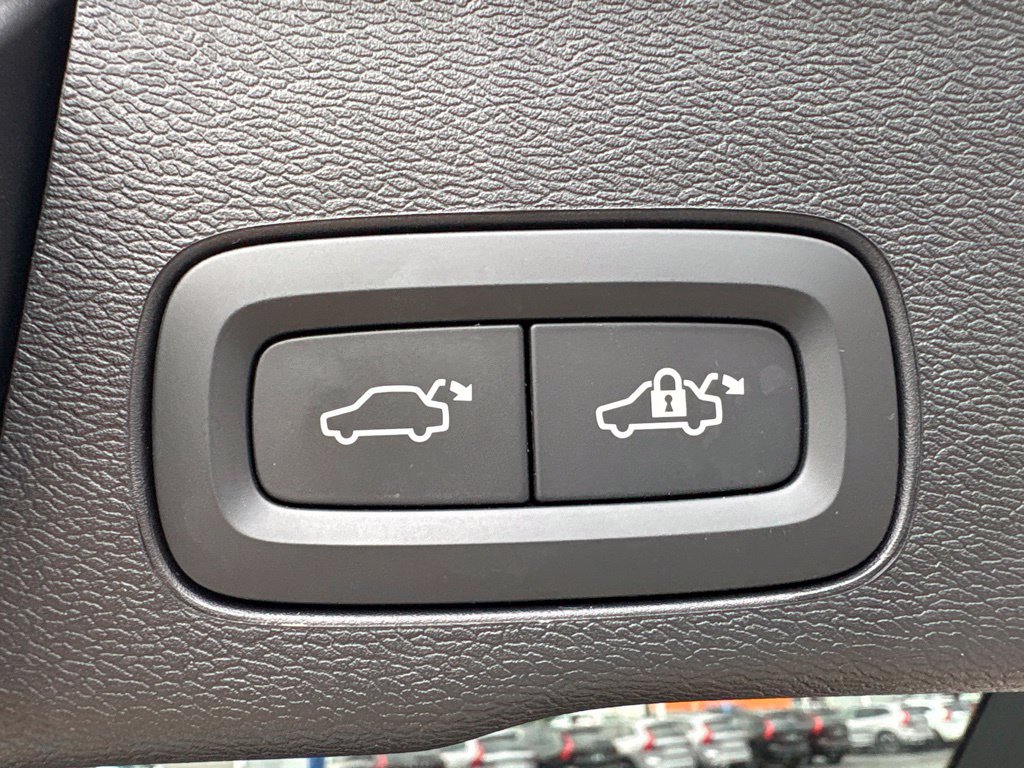 Used 2026 Volvo XC60 B5 Ultra w/ Protection Package Premier AWD/4WD image 41