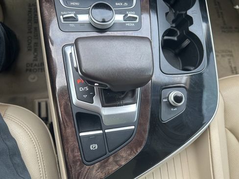 Used 2017 Audi Q7 3.0T Premium Plus w/ Premium Plus Package image 30