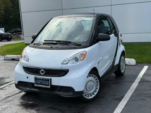 Used 2013 smart fortwo passion RWD image 2
