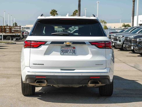 Used 2023 Chevrolet Traverse Premier FWD image 5