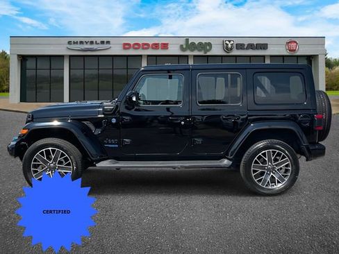 Used 2022 Jeep Wrangler Unlimited Sahara image 35