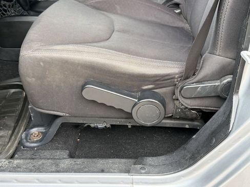 Used 2013 Jeep Wrangler Unlimited Sport image 13