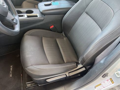 Used 2024 Nissan Altima 2.5 S FWD image 7