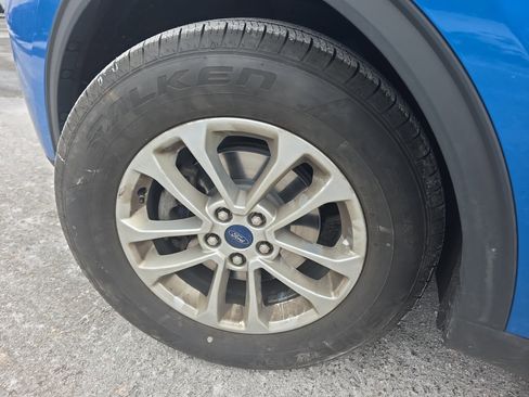 Used 2020 Ford Escape SE image 13