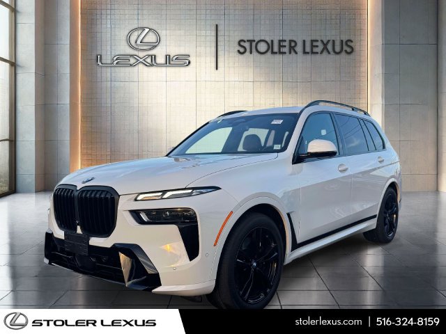 Used 2023 BMW X7 xDrive40i w/ M Sport Package AWD/4WD image 3