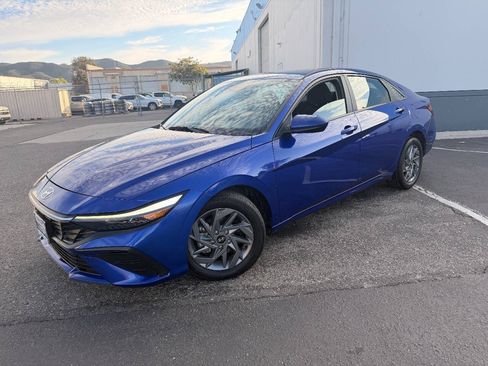Used 2024 Hyundai Elantra SEL FWD image 11