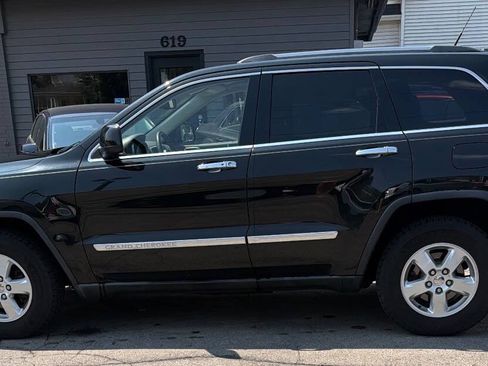 Used 2011 Jeep Grand Cherokee Laredo w/ Security & Convenience Group AWD/4WD image 17