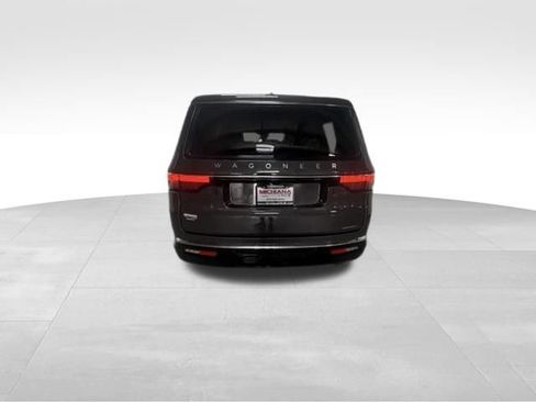 Used 2024 Jeep Wagoneer Series III AWD/4WD image 8