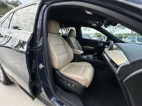 Certified 2025 Cadillac XT4 Premium Luxury FWD image 29