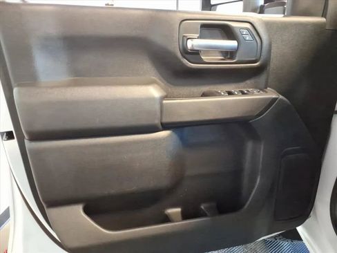 Used 2023 Chevrolet Silverado 2500 Custom w/ Custom Convenience Package image 17