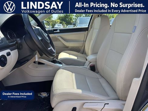Used 2010 Volkswagen Jetta SE FWD image 11