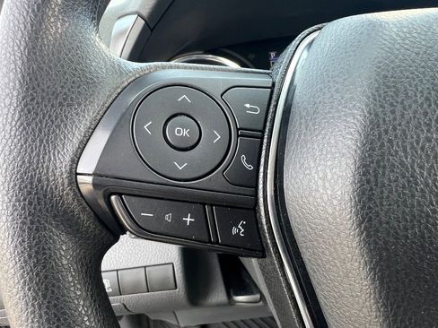 Used 2020 Toyota Camry LE image 18