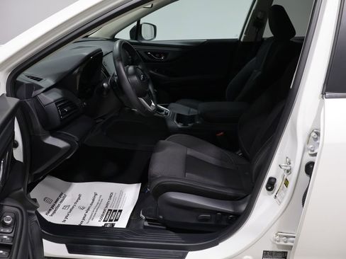 Used 2025 Subaru Outback Premium AWD/4WD image 9