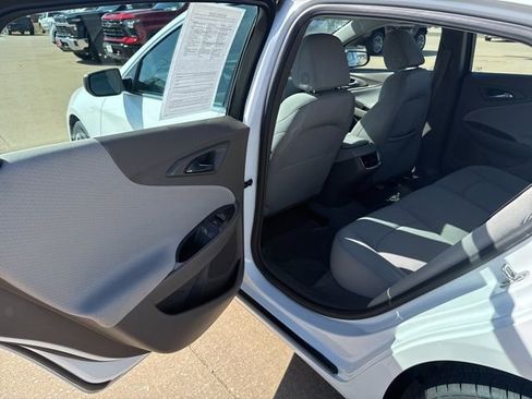 Used 2024 Chevrolet Malibu LT image 33